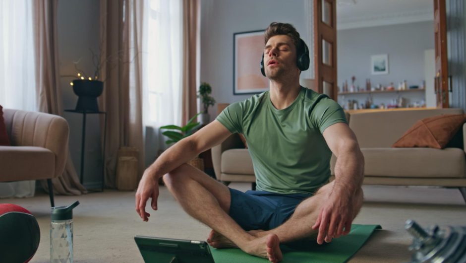 Relaxarea musculară progresivă: beneficii și tehnici